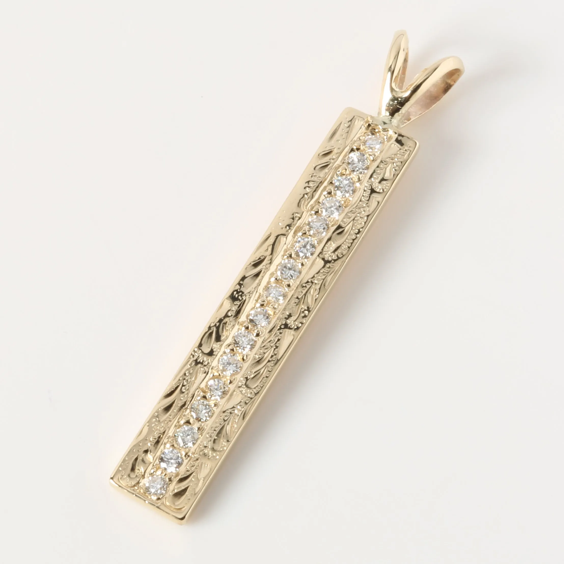 14K Yellow Gold Hawaiian Heirloom Center Diamond Pendant 6mm Flat