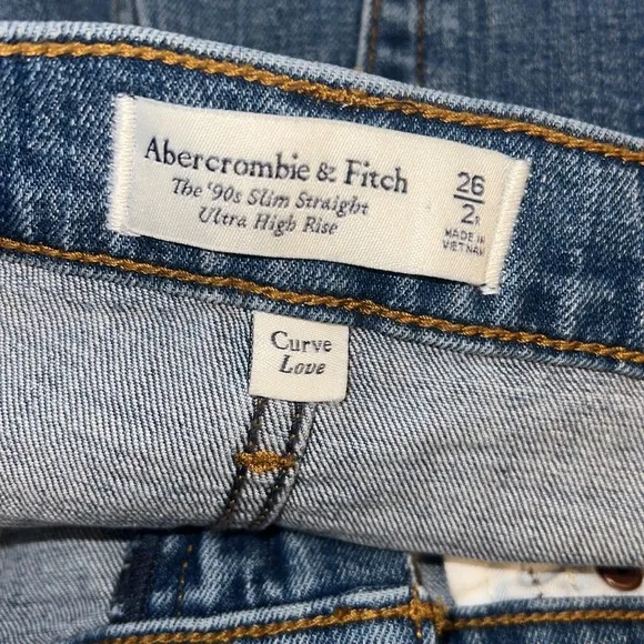 Abercrombie Curve Love The ‘90s Slim Straight Ultra High Rise 26/2R
