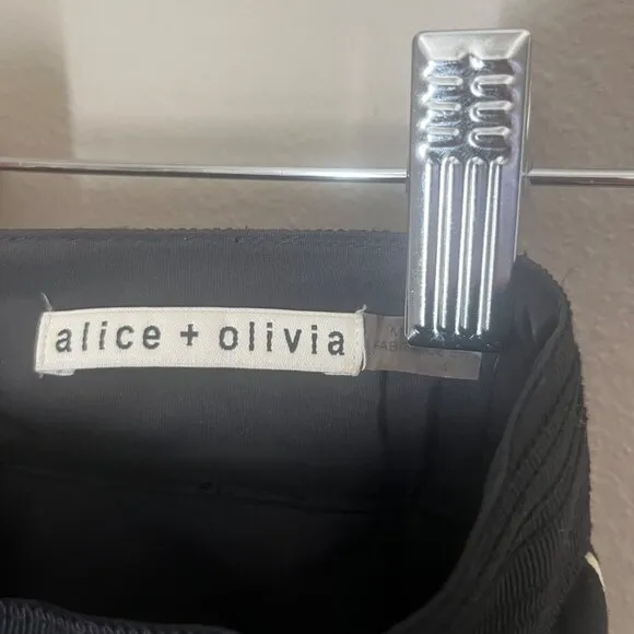 Alice   Olivia Black Pleated A Line Skirt Size 4 classy‎ dark romantic work