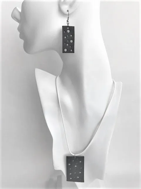 Collette necklace and earrings set