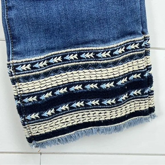 DRIFTWOOD Colette Women’s‎ Size 31 Embroidered Hem Crop Jeans