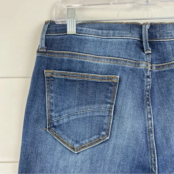 DRIFTWOOD Colette Women’s‎ Size 31 Embroidered Hem Crop Jeans