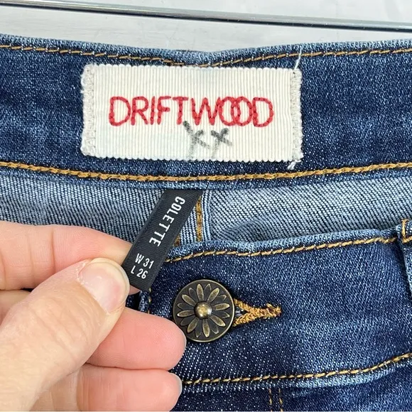 DRIFTWOOD Colette Women’s‎ Size 31 Embroidered Hem Crop Jeans