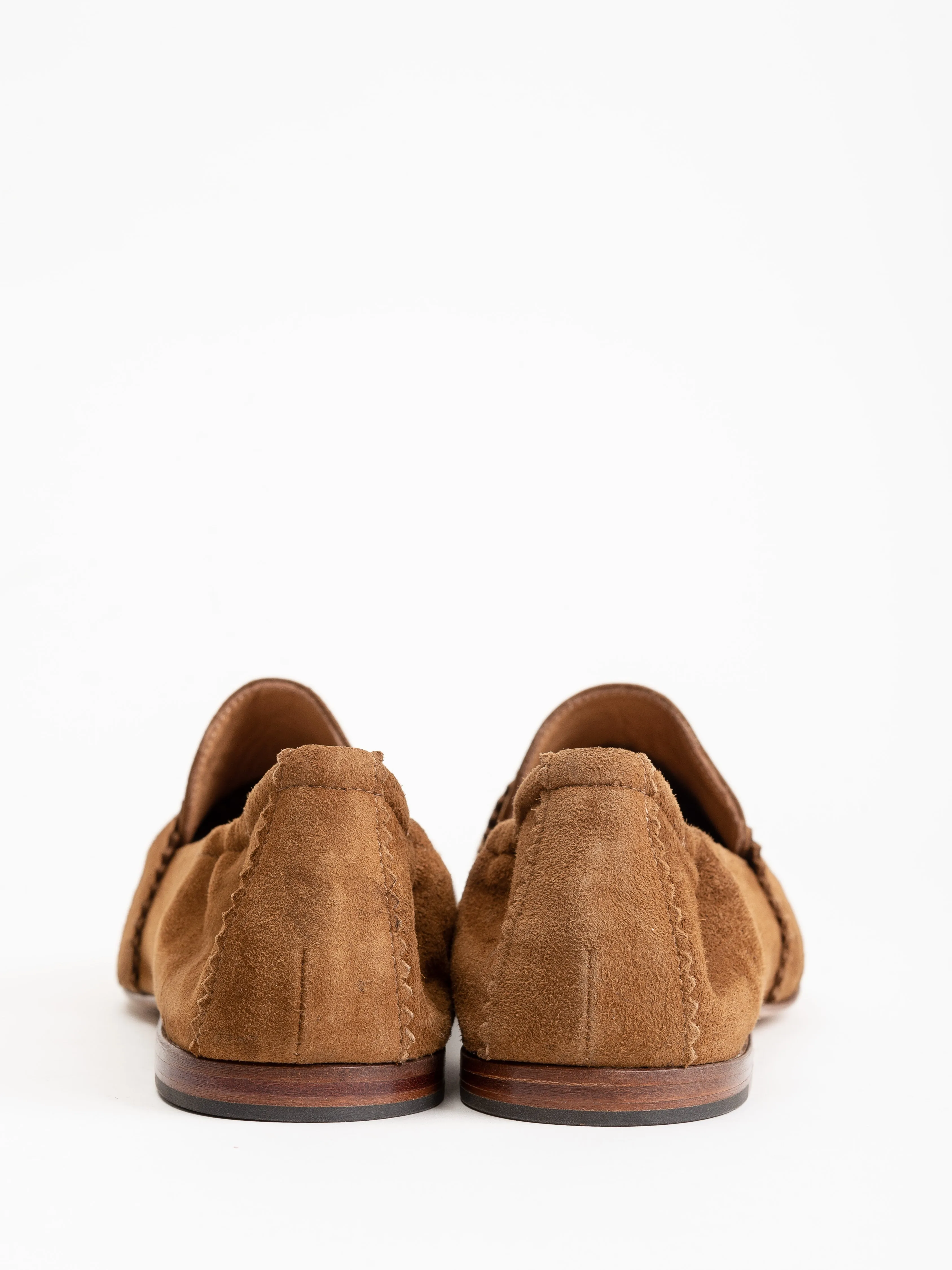 flat loafer - caramel suede