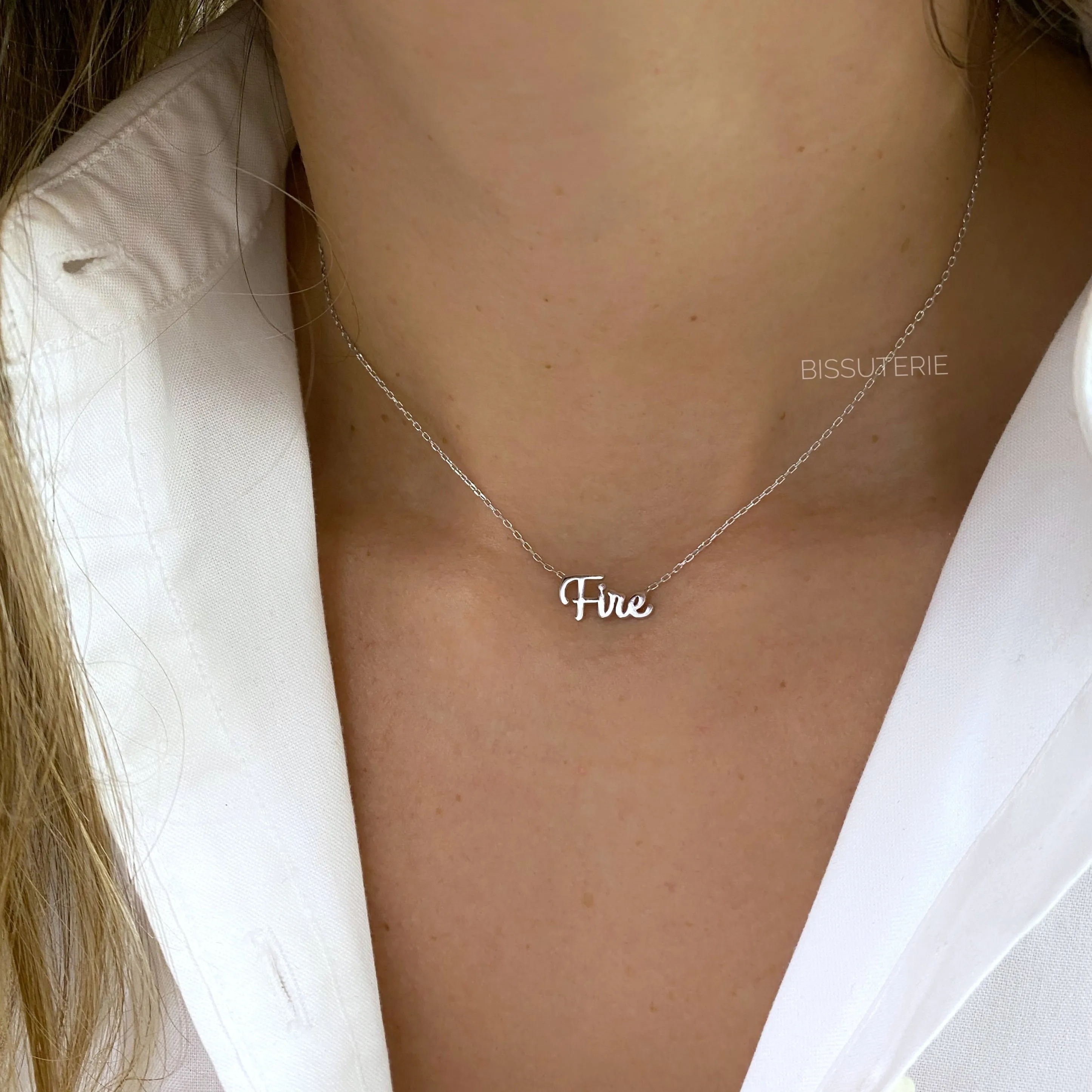 Flat Script Single Name Necklace
