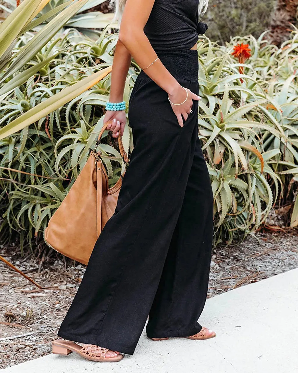 Flowing Wide-Leg Trousers: High-Waisted Comfort