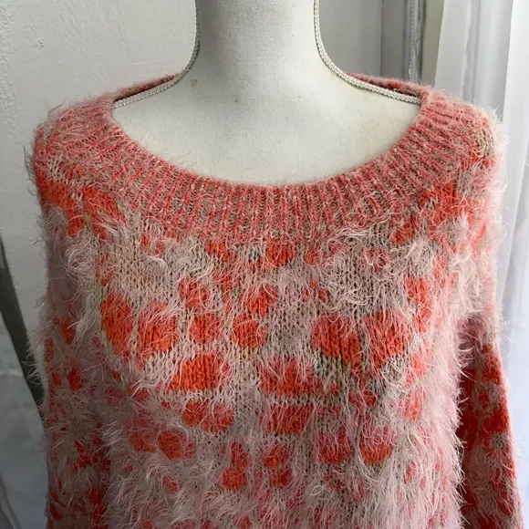 Free People Phoebe Pullover Strawberry orange Creme Size M