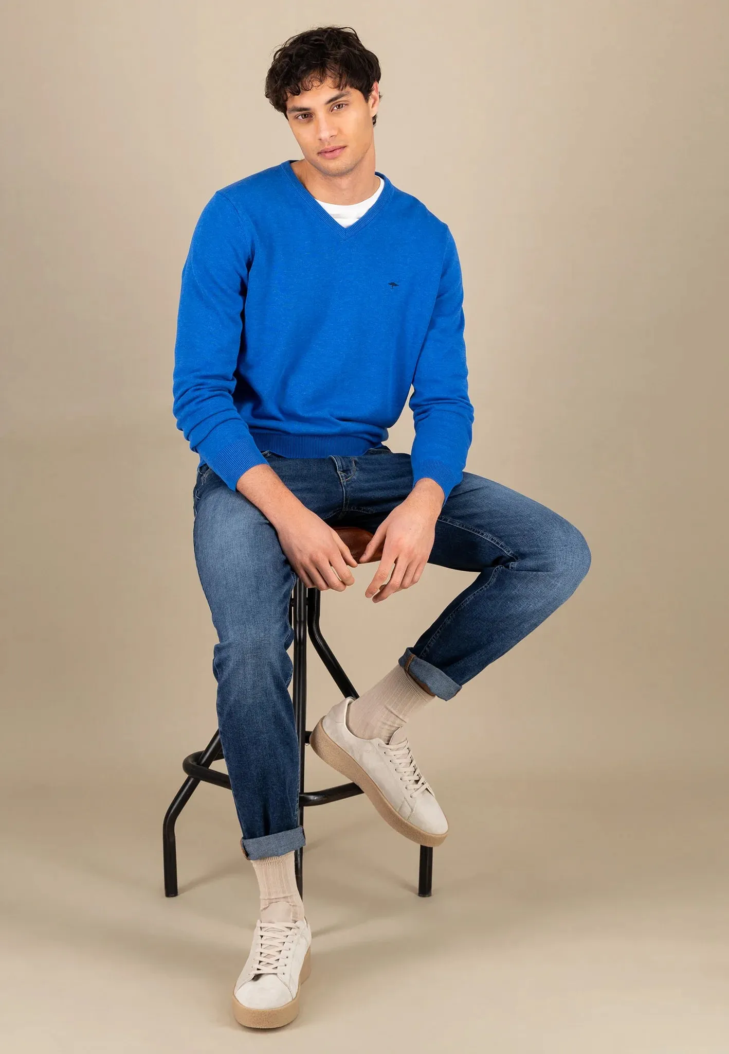 FYNCH HATTON V-Neck Sweater - Men's Fine Knit – Strong Blue