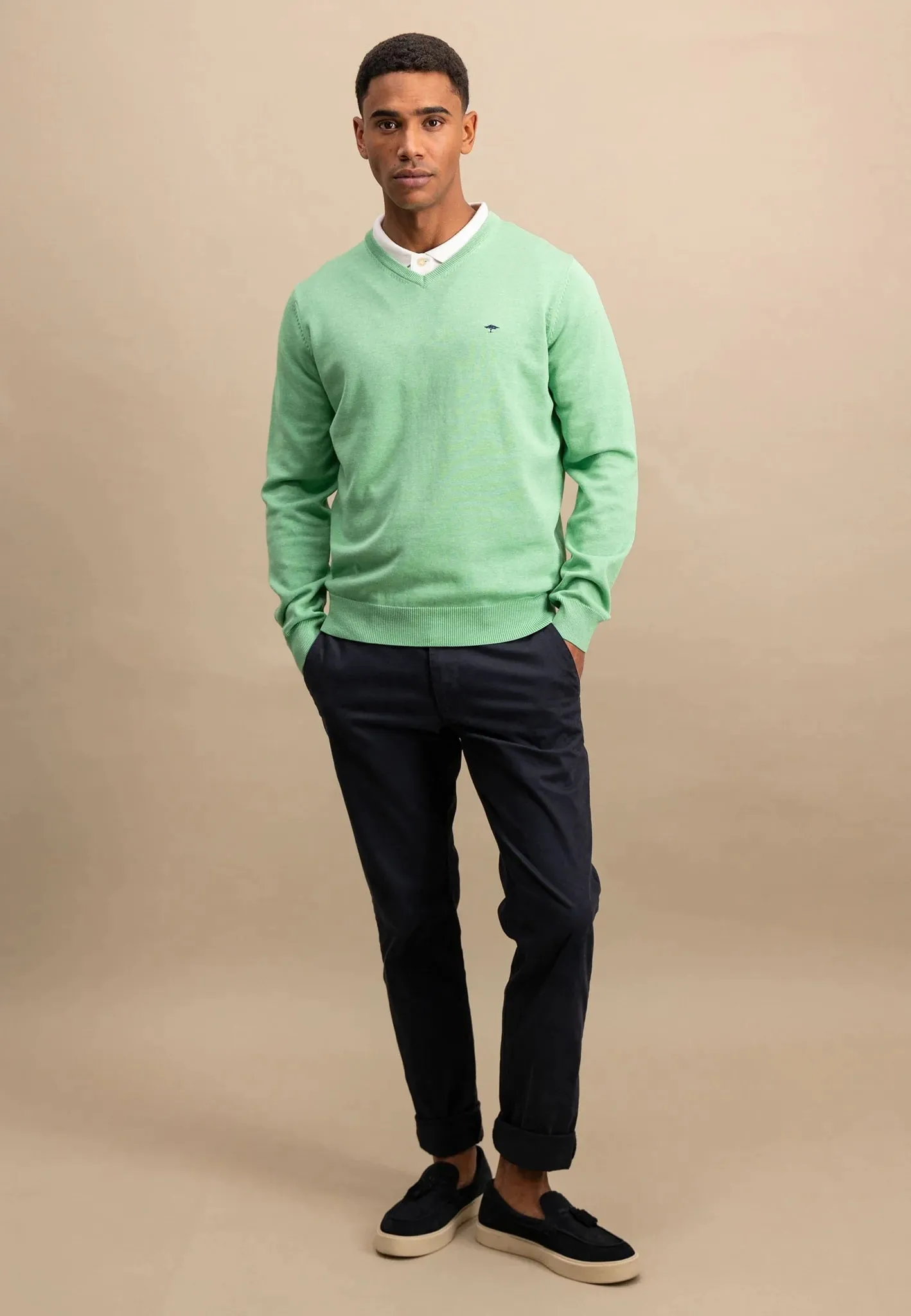 FYNCH HATTON V-Neck Sweater - Men's Fine Knit – Turf Green