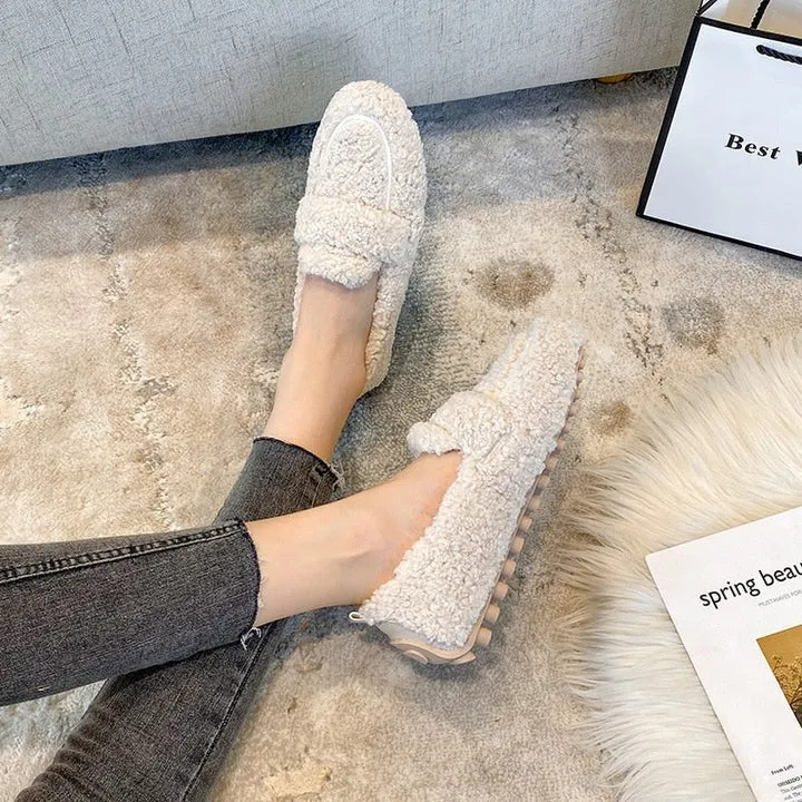 Izzy™ | Ultra Cozy Indoor Moccasins