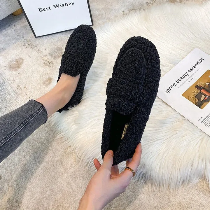 Izzy™ | Ultra Cozy Indoor Moccasins