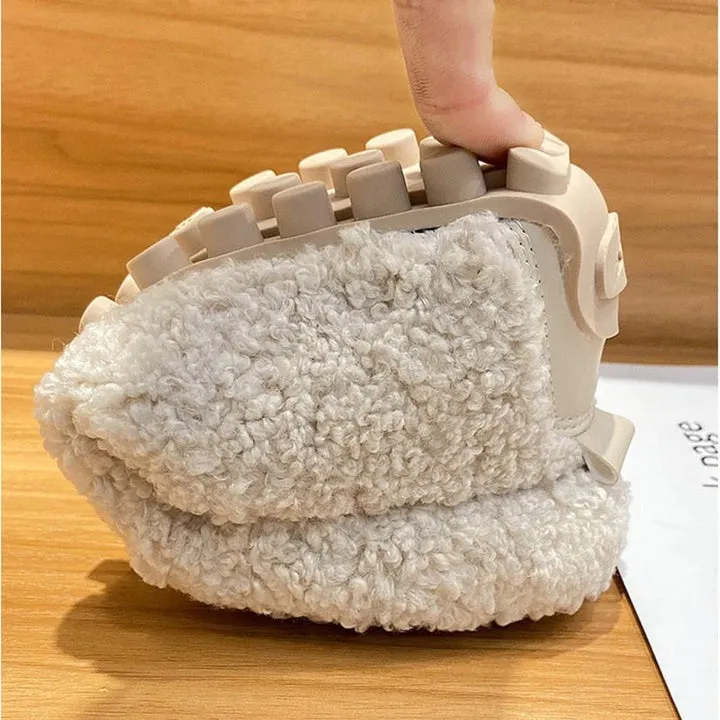 Izzy™ | Ultra Cozy Indoor Moccasins