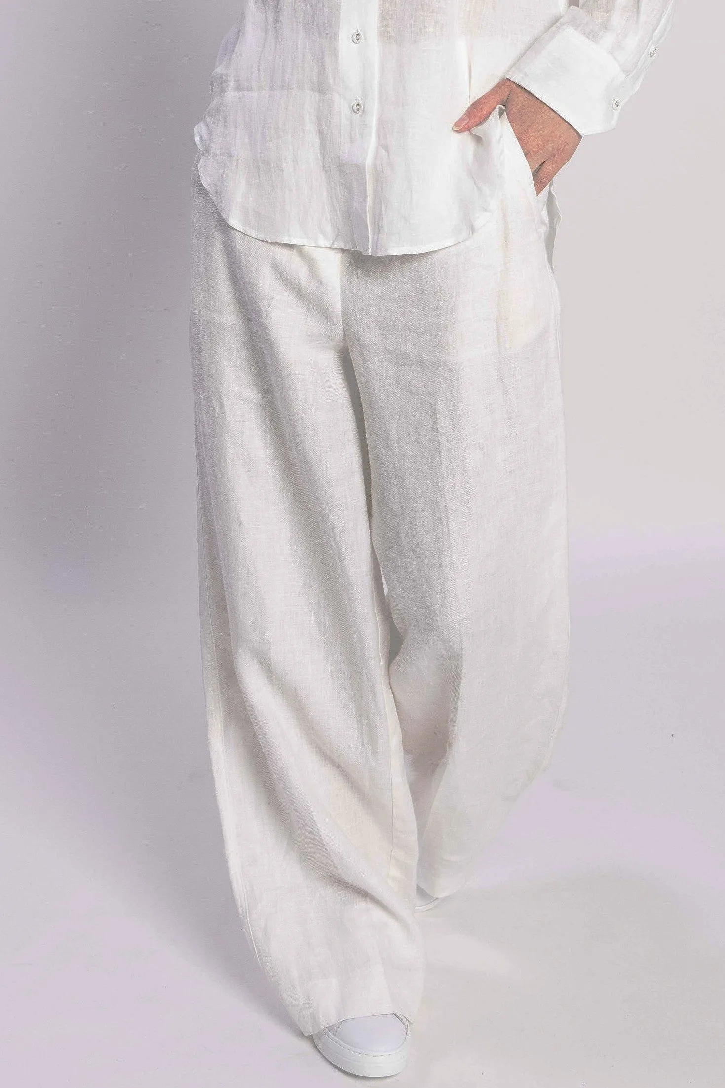 LOUGHLIN Saunter Pant - White