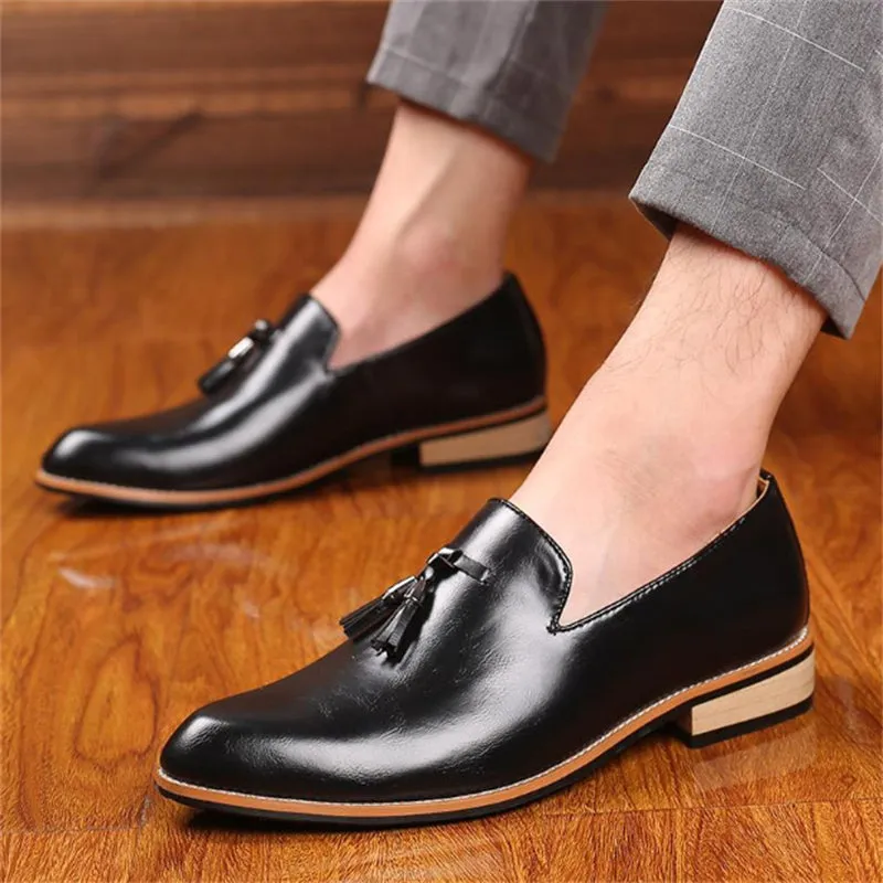 Pointed Toe Solid Color PU Leather Shoes