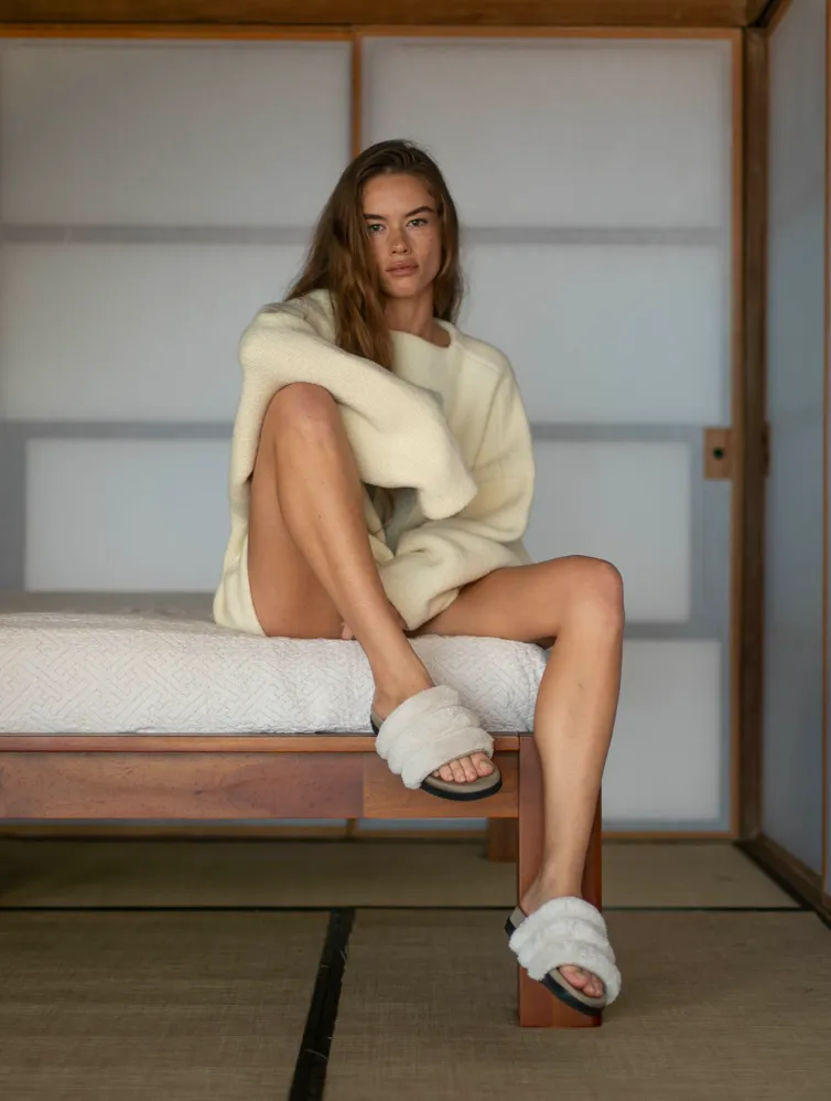 ROAM BUNNY SLIDER CEMENT FAUX FUR