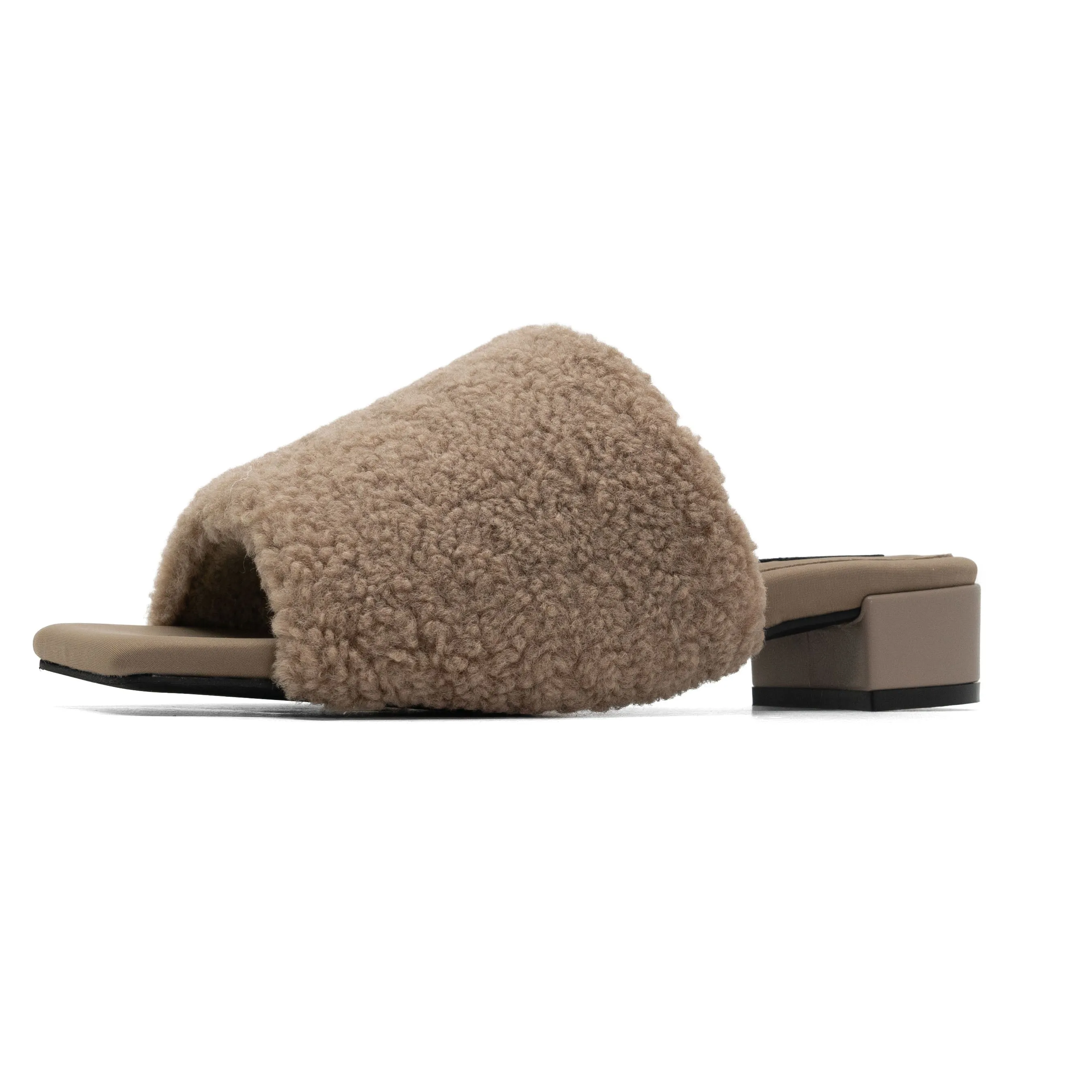ROAM FUZZY SQUARE OAT FAUX SHEARLING
