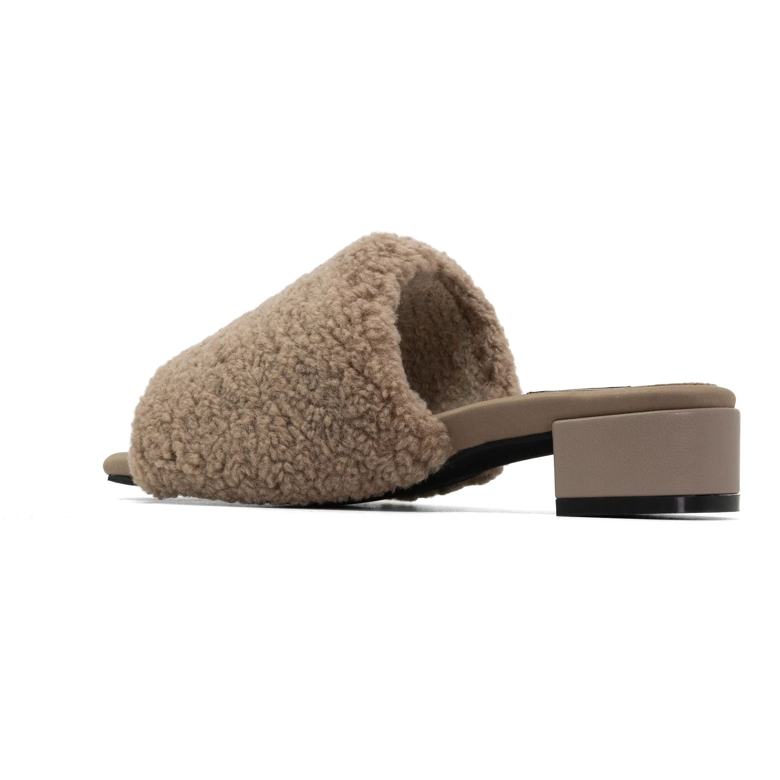 ROAM FUZZY SQUARE OAT FAUX SHEARLING