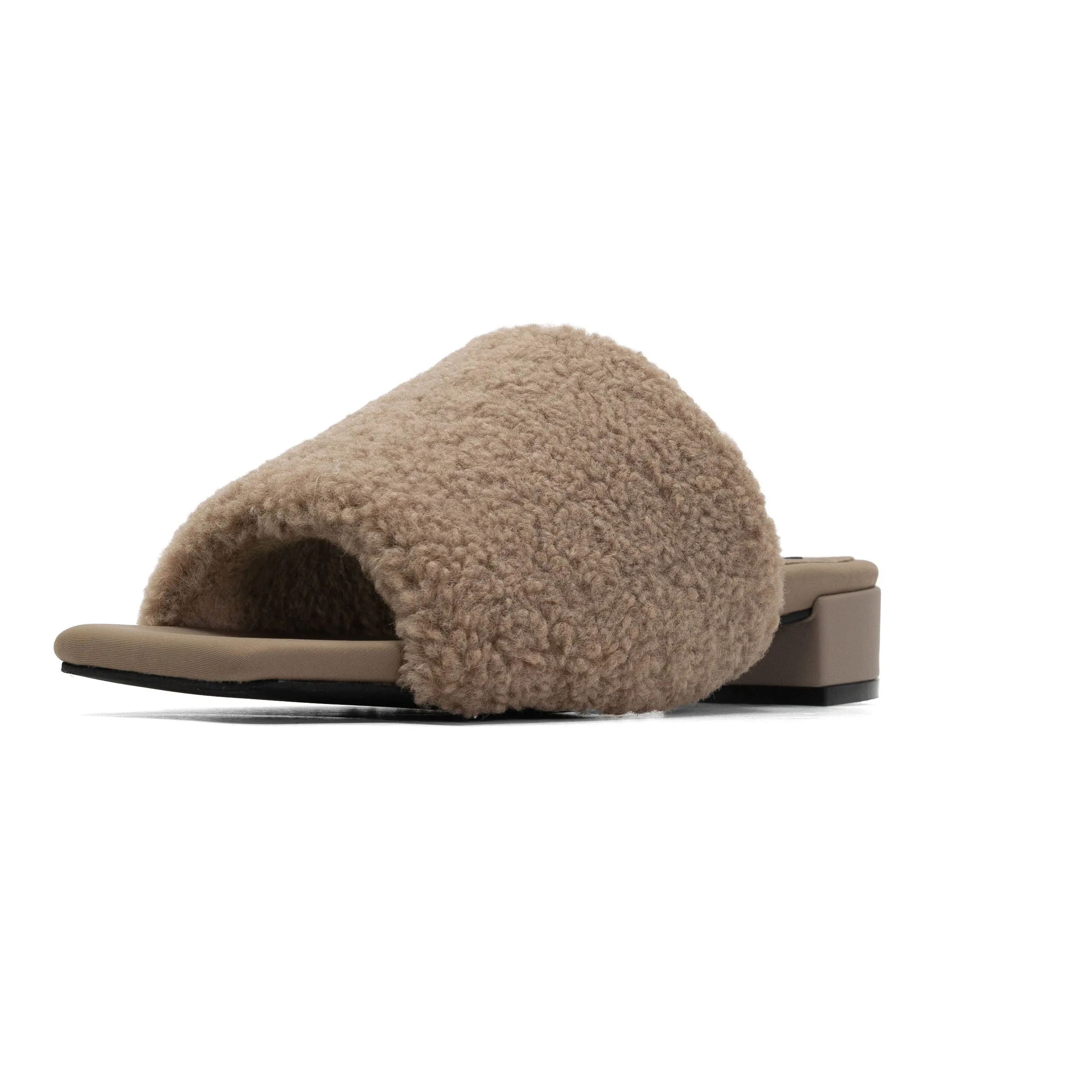 ROAM FUZZY SQUARE OAT FAUX SHEARLING