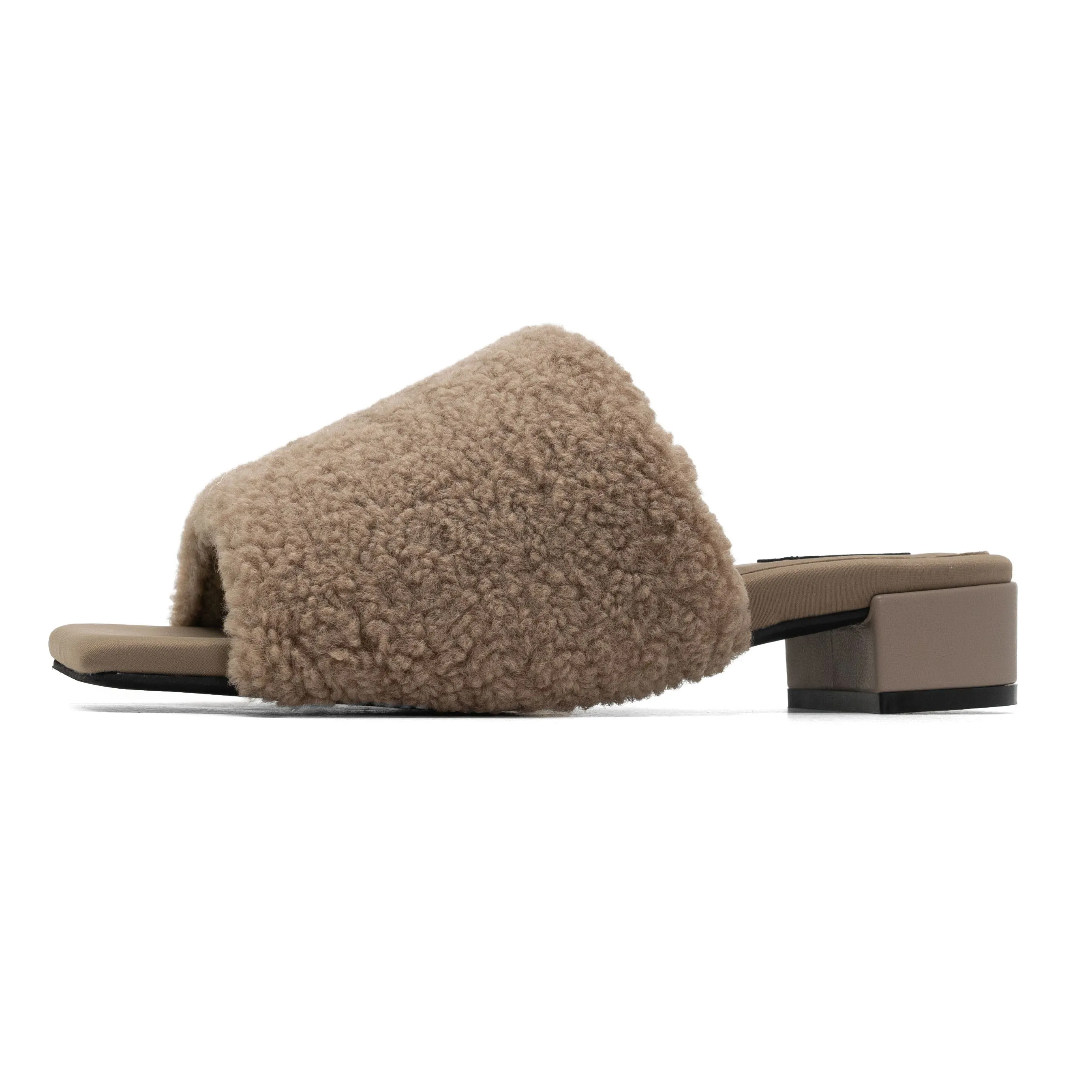ROAM FUZZY SQUARE OAT FAUX SHEARLING
