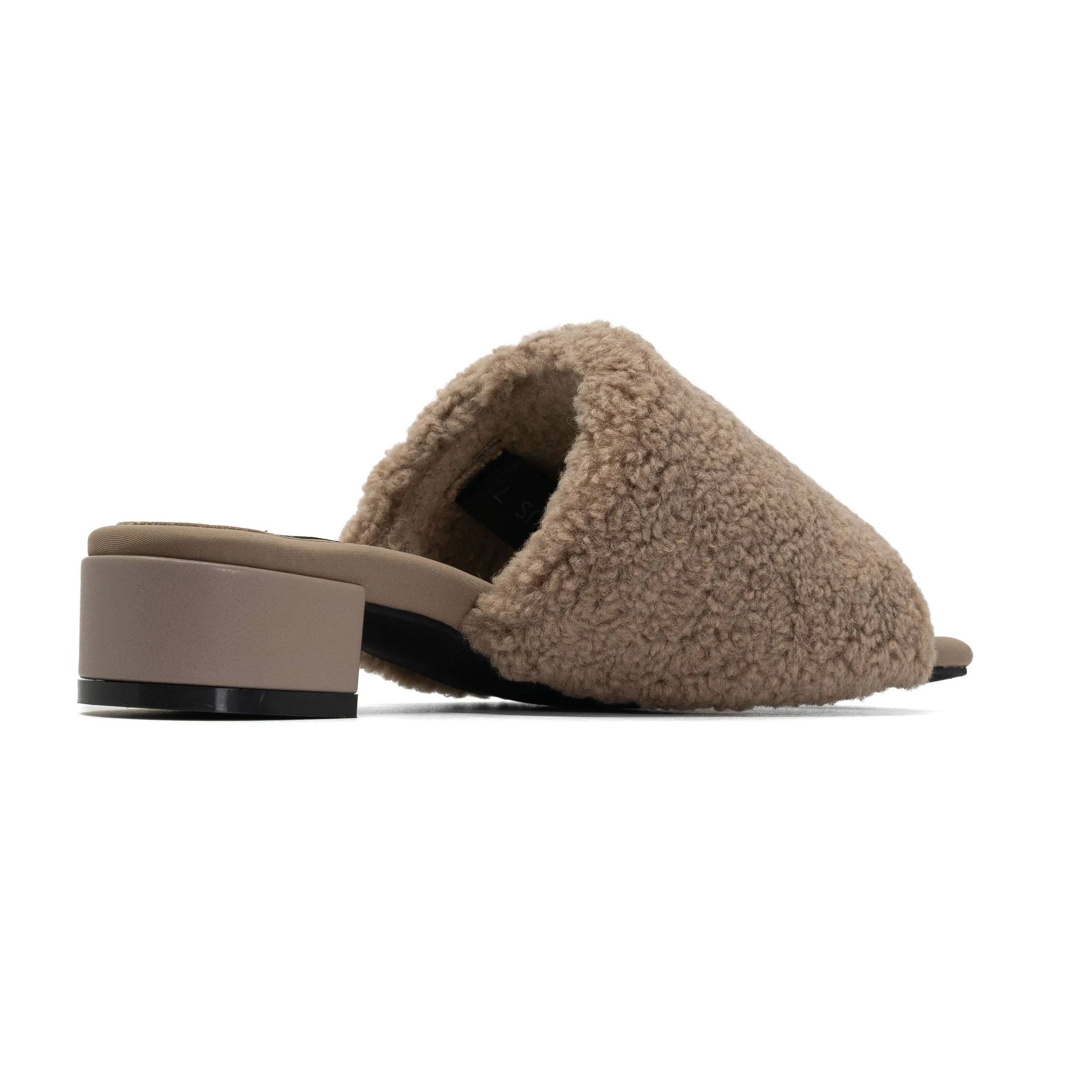 ROAM FUZZY SQUARE OAT FAUX SHEARLING