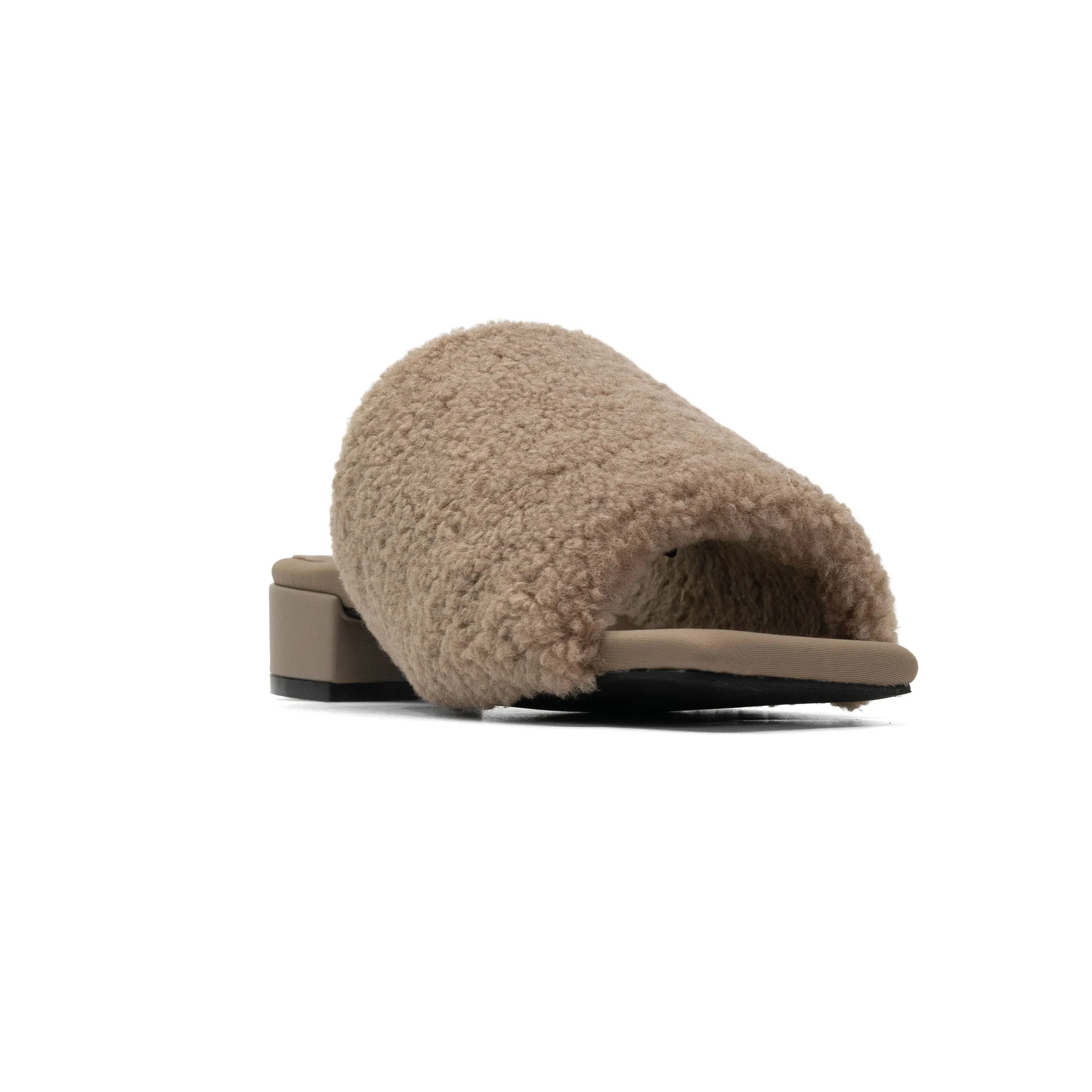 ROAM FUZZY SQUARE OAT FAUX SHEARLING