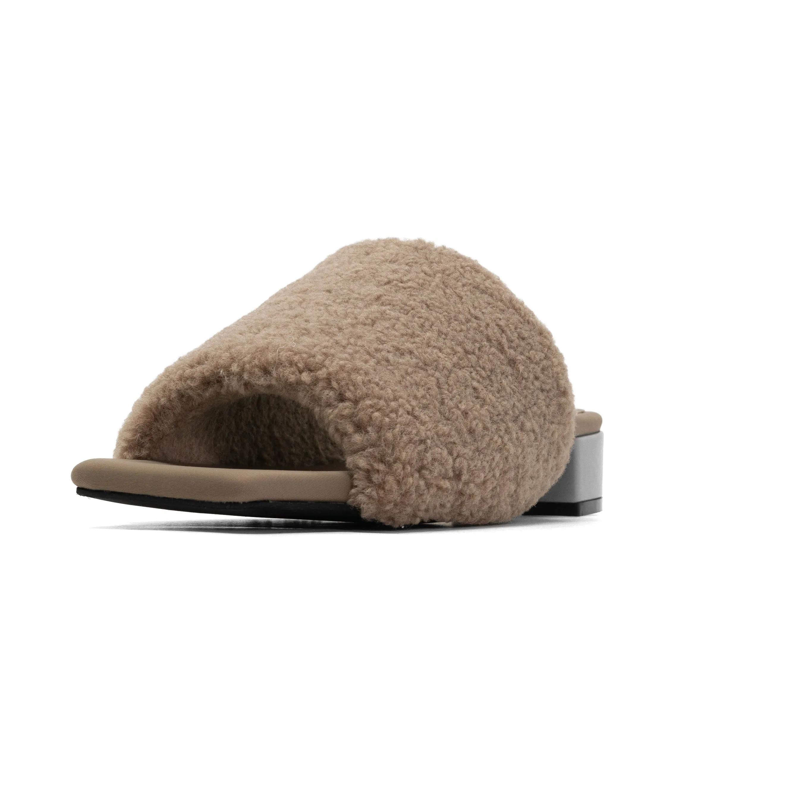 ROAM FUZZY SQUARE OAT FAUX SHEARLING