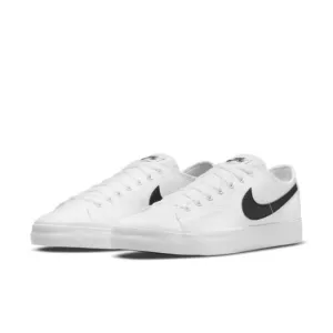 SB Blazer Court Low