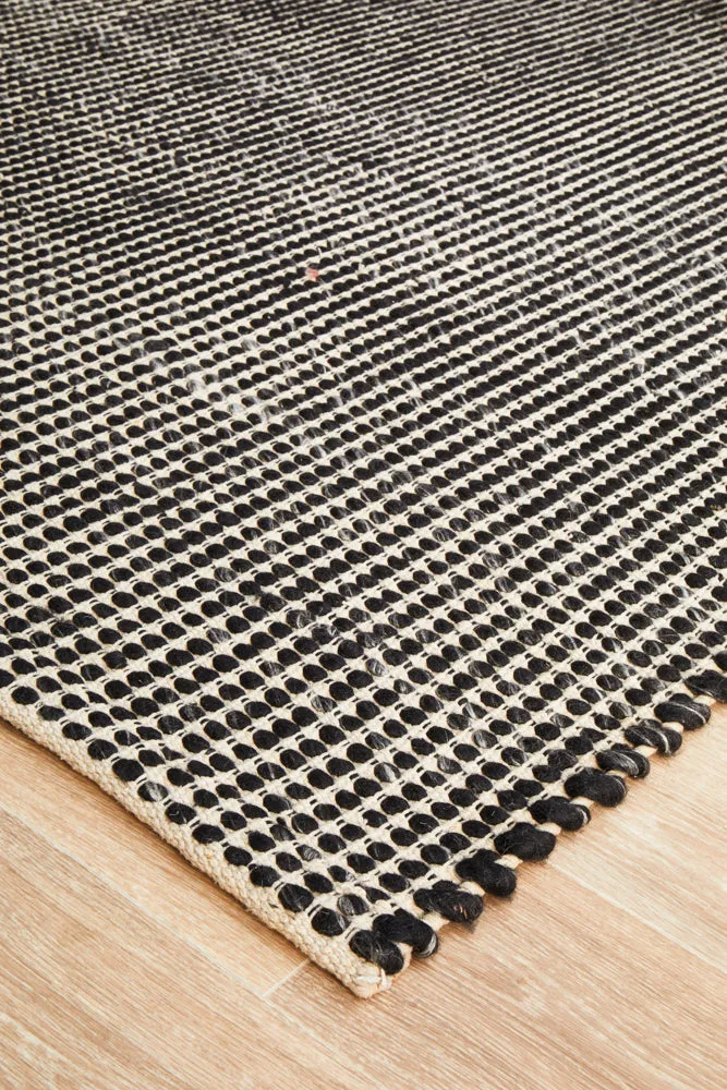 Skandinavian 300 Black Rug