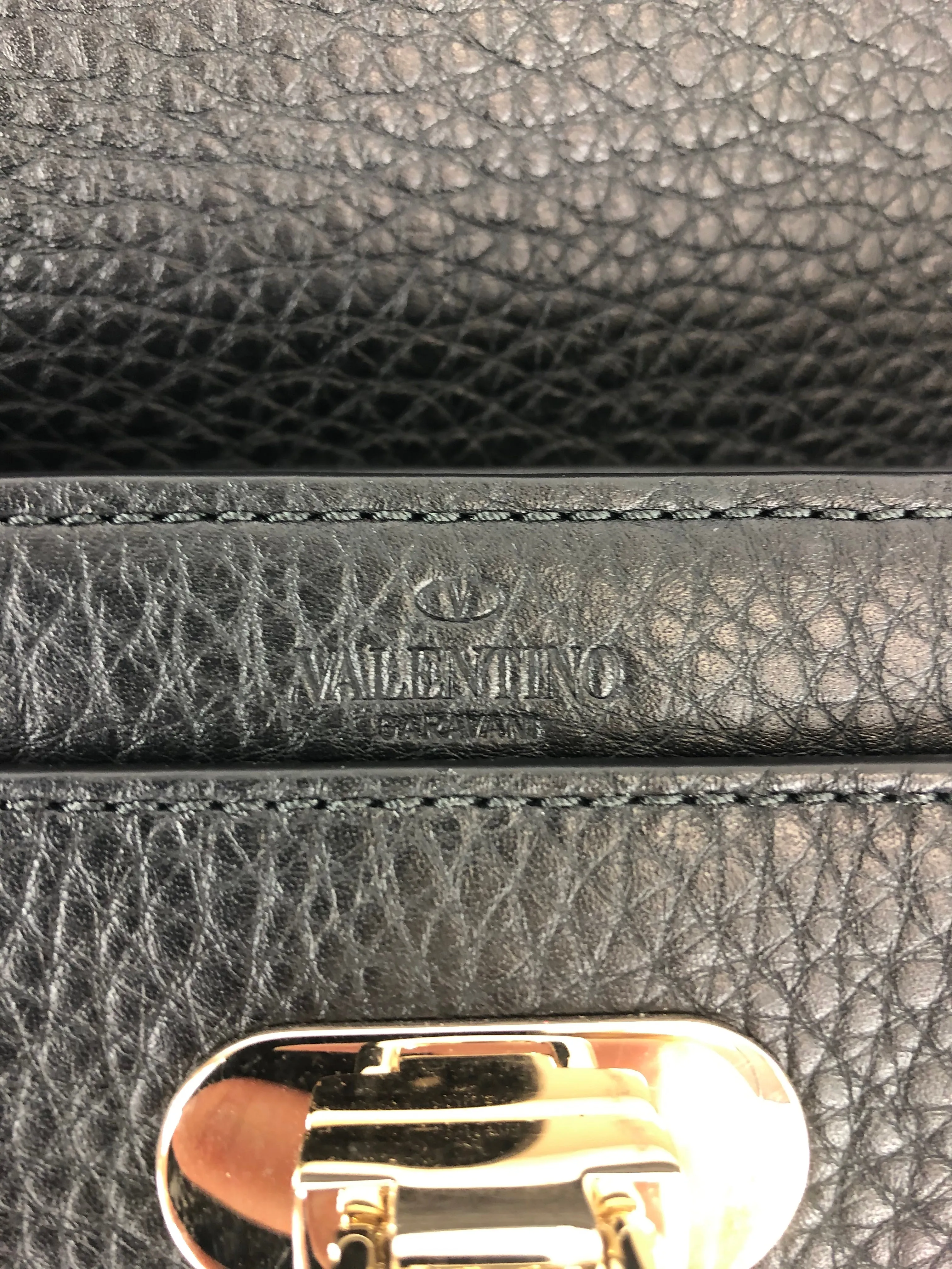 Valentino Garavani Rockstud Small Shoulder Bag in Black