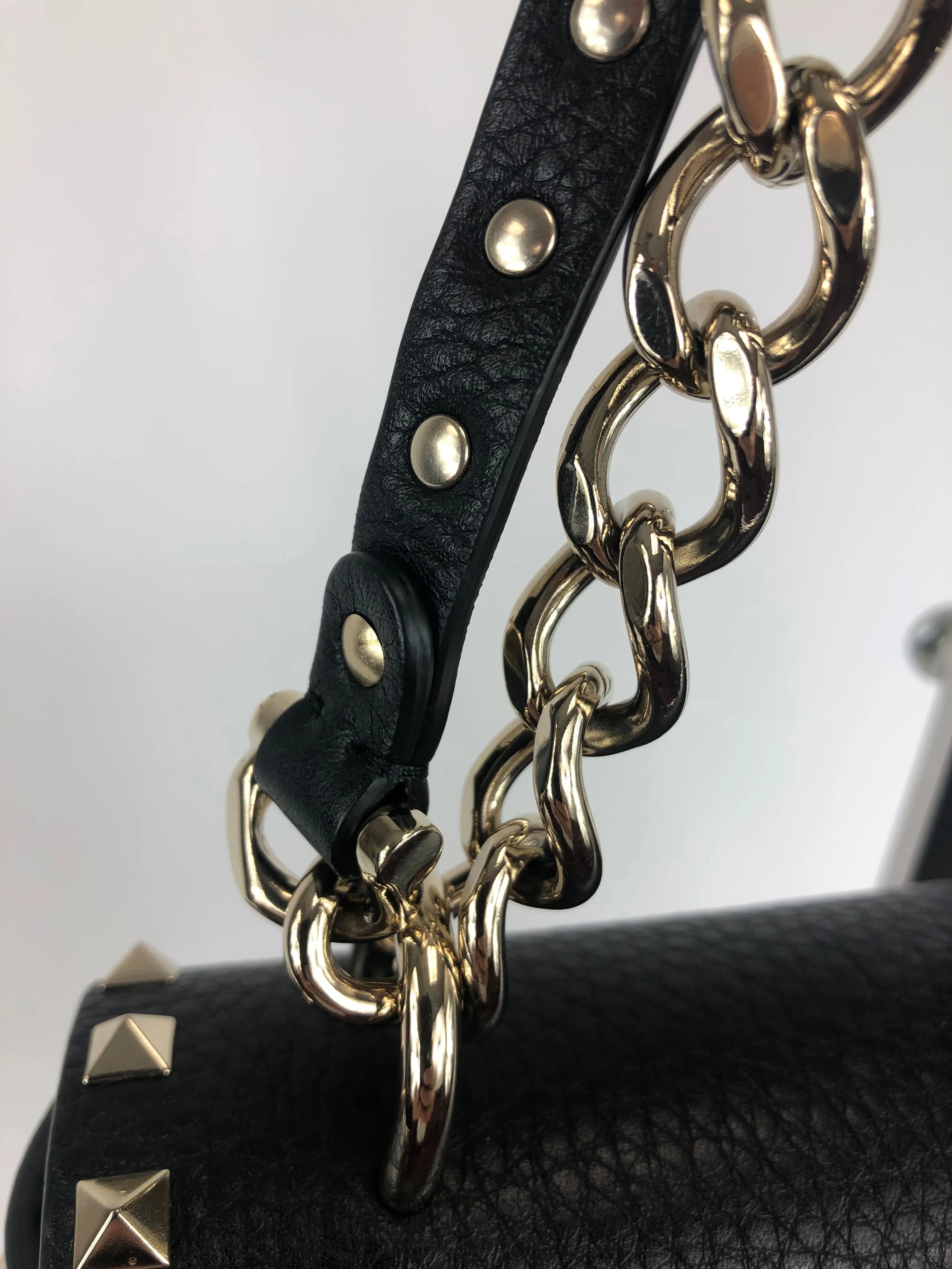 Valentino Garavani Rockstud Small Shoulder Bag in Black