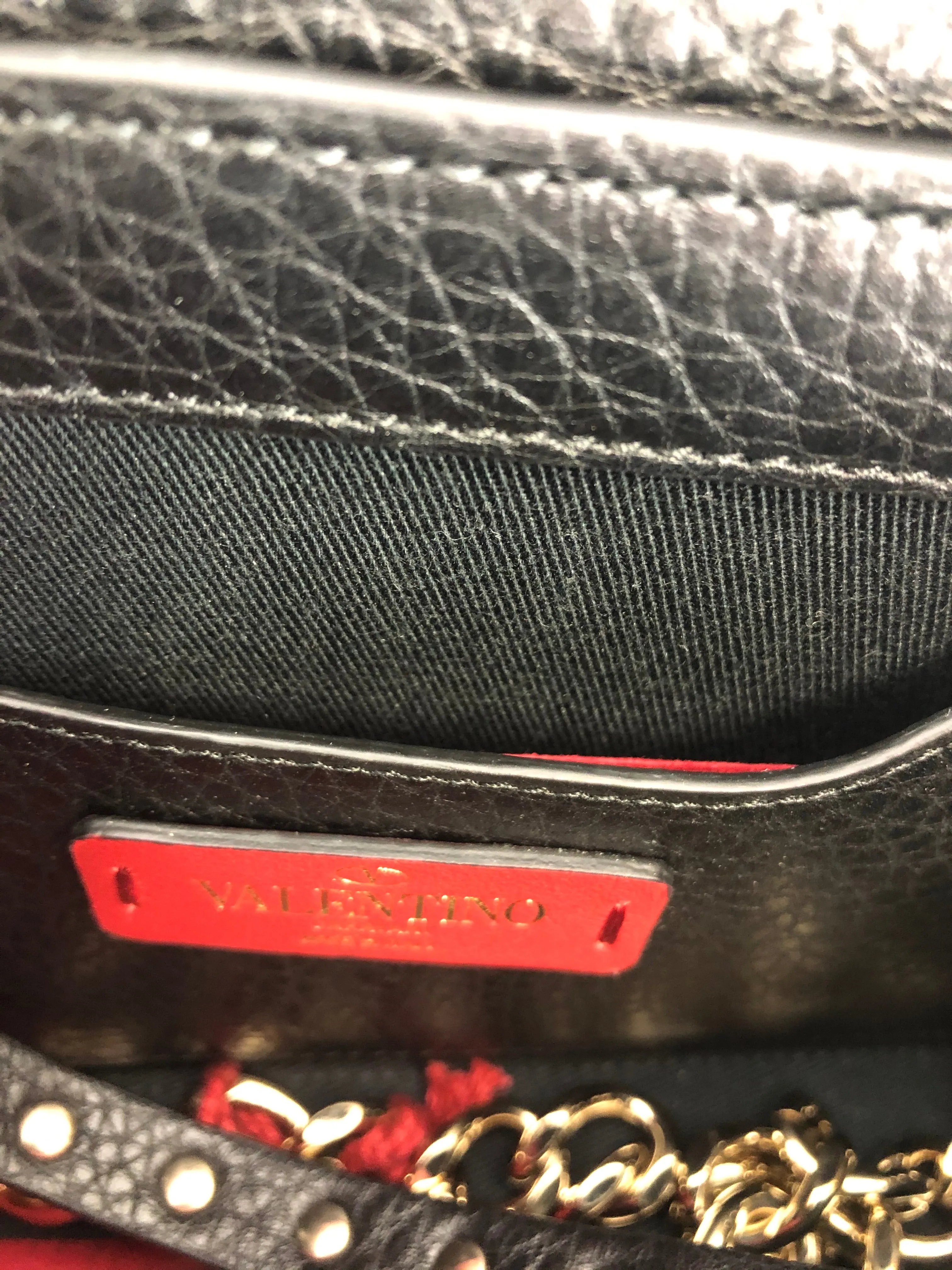 Valentino Garavani Rockstud Small Shoulder Bag in Black