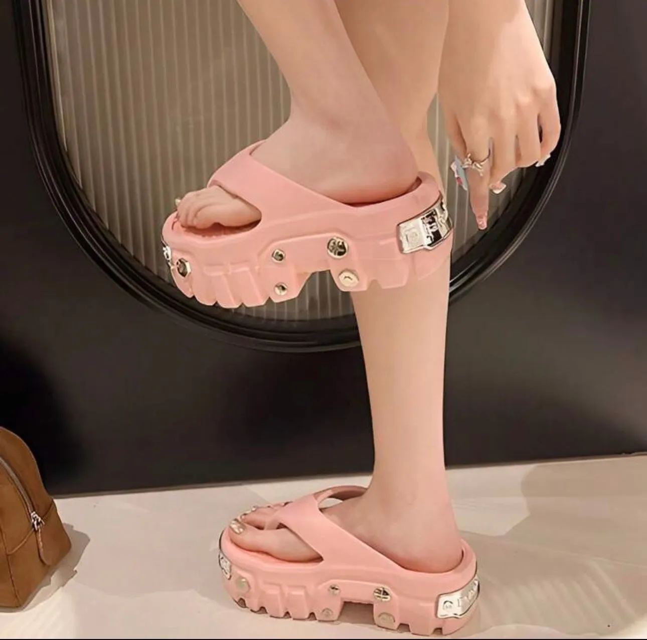 Women's Spring/Summer Thick Sole Slippers, Street Fashion Rivet Decor Platform Slip-On Casual Indoor/Outdoor Flip Flops