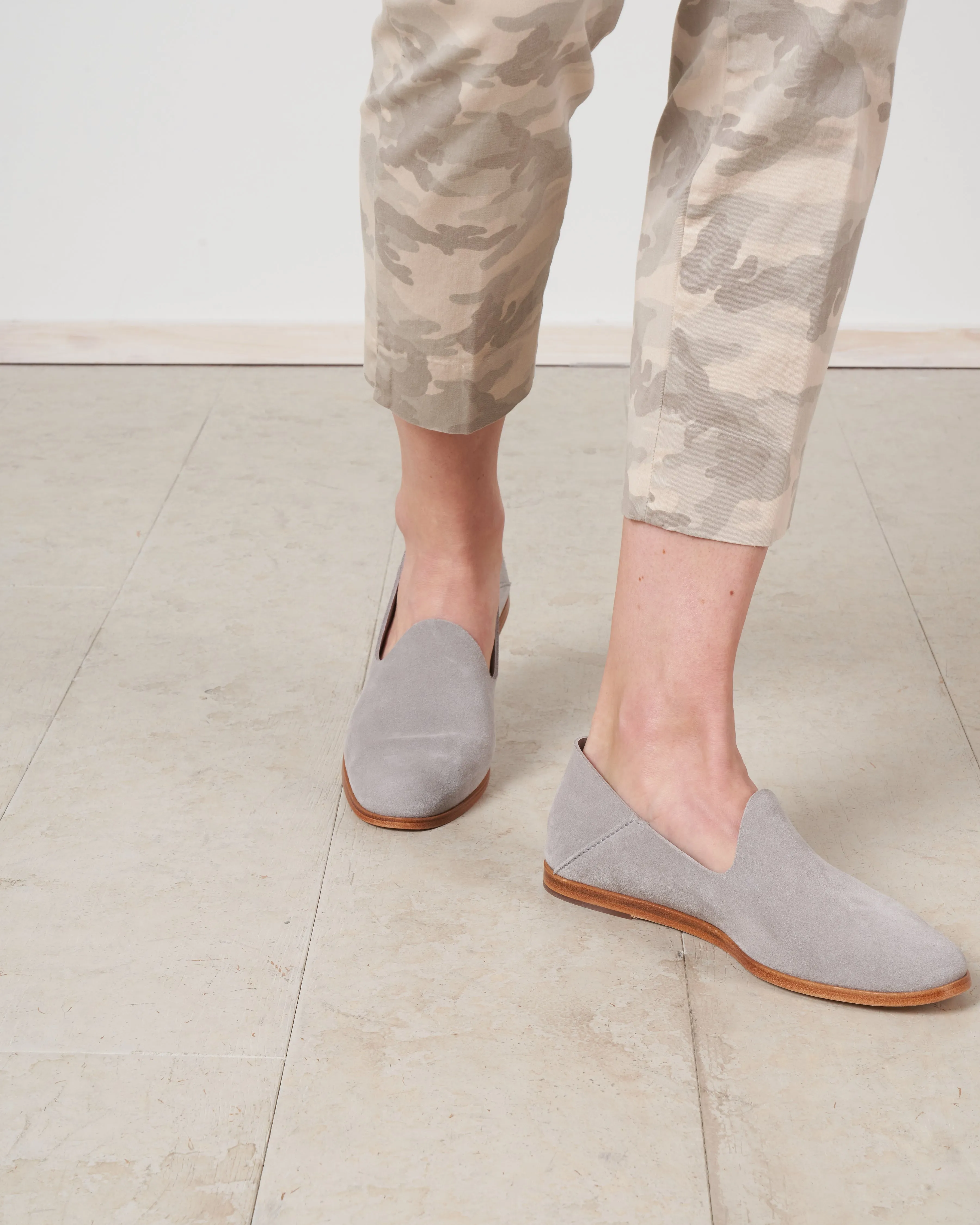 yoshi loafer - moon castoro