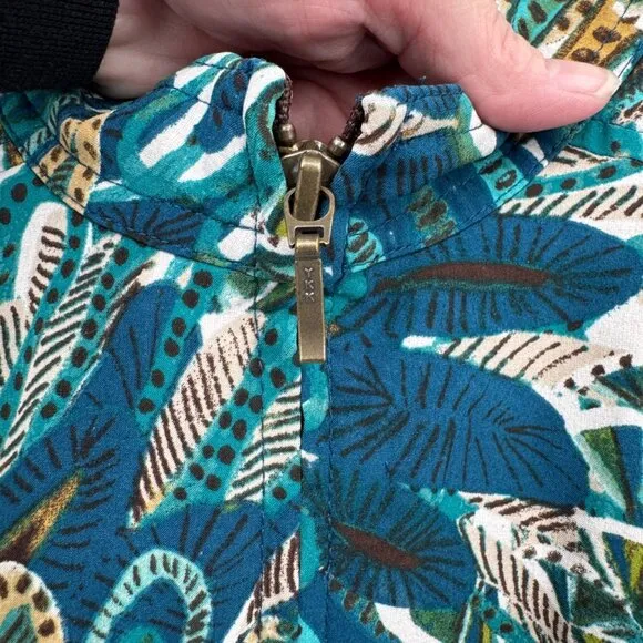Zenergy Chicos Full Zip Jacket Womens 2 Large Blue Green Polyester Peacock Print
